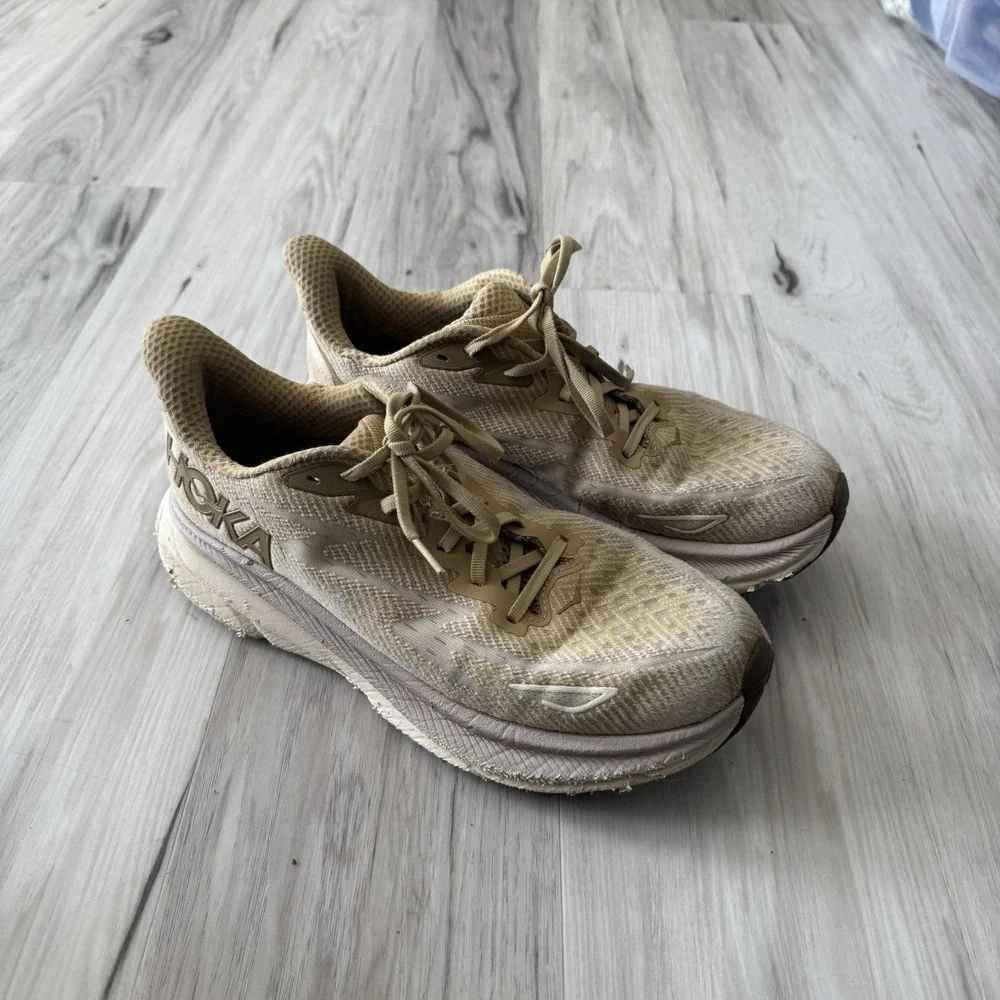 HOKA Men's Beige Athletic Sneakers Lace-Up Low Top Activewear, US 9.5